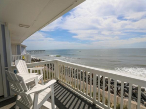 Beach Sunrise - Relaxing and Romantic! Enjoy ocean views from the bedroom with balcony access, condo